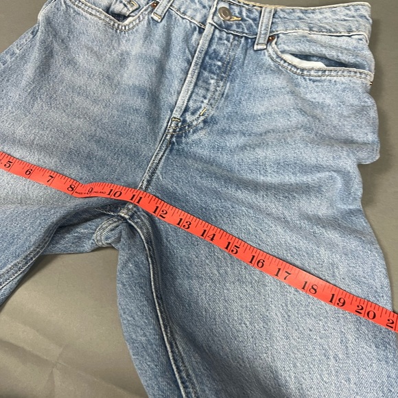 ❌SOLD❌ H&M Straight-Leg Jeans - Picture 8 of 8